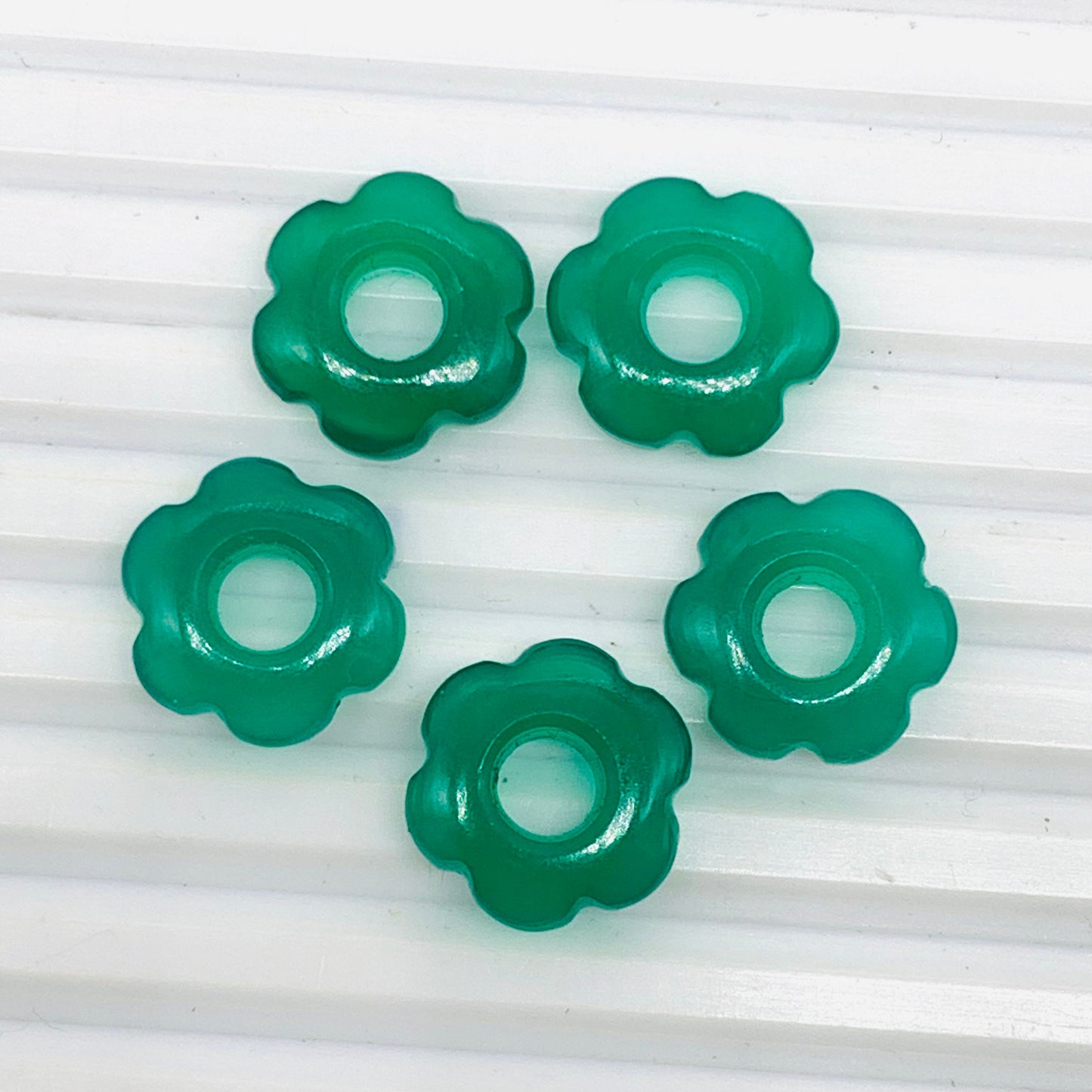 4 Pcs Natural Green Onyx Smooth Flower Gemstone Beads 15mm Carved Flower jewelry Green Onyx Gemstone Jewelry Handmade Bracelet Beads