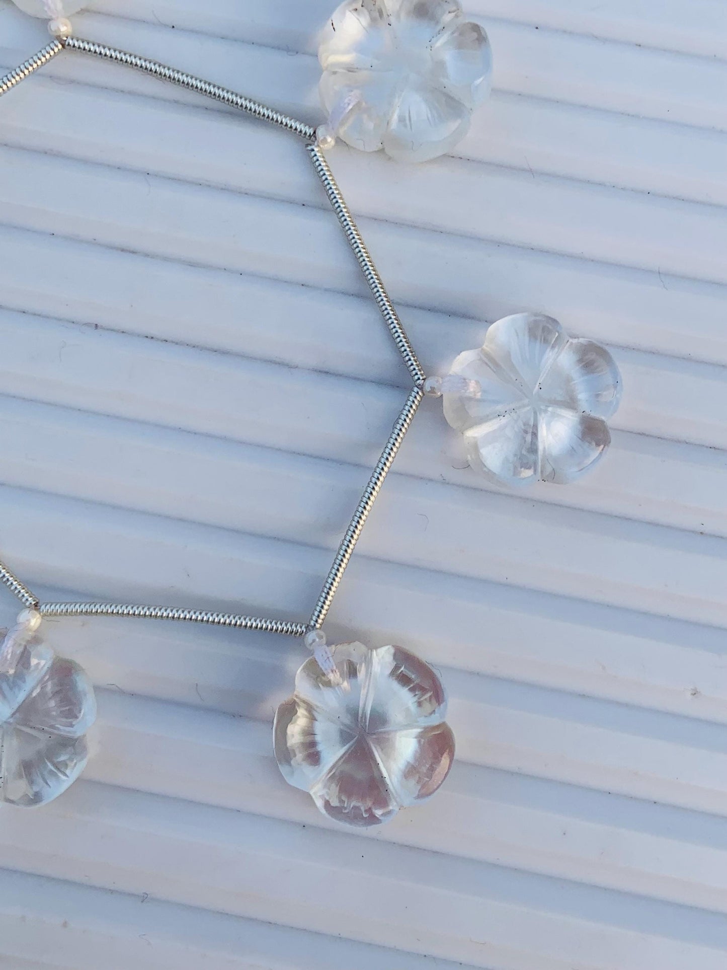 6 Pieces Natural Mother of pearl Carved Flower shape Briolette Face Drill Beads Flower Shape Gemstone Pearl for Jewelry Making Size 15mm