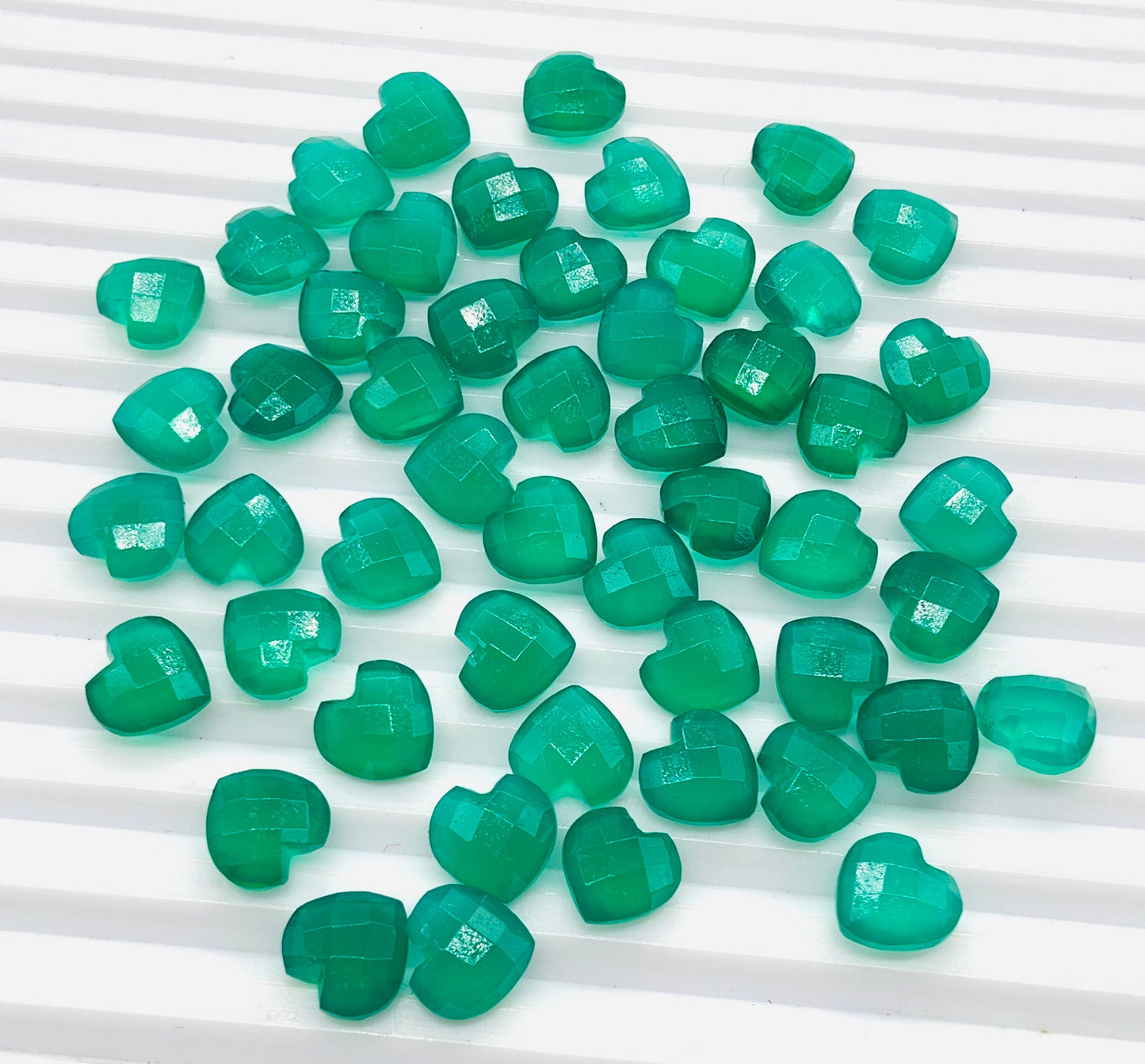 Natural Green Onyx Hand Carved Heart Shape Loose Gemstone Beads , Carved Heart Shape Gemstone Briolette's ,Loose Beads , 10mm