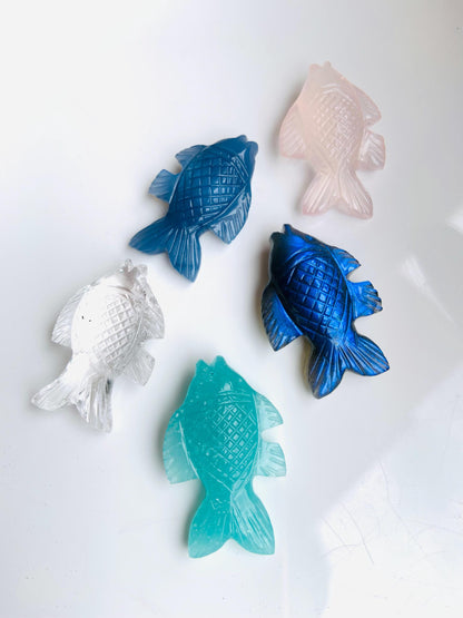 Hand Carved fish gemstone Size 20x30mm fish shape hand carved natural gemstone briolettes face drill carving gemstone for jewelry making