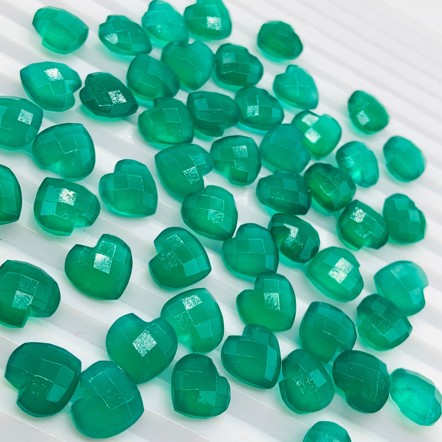 Natural Green Onyx Hand Carved Heart Shape Loose Gemstone Beads , Carved Heart Shape Gemstone Briolette's ,Loose Beads , 10mm