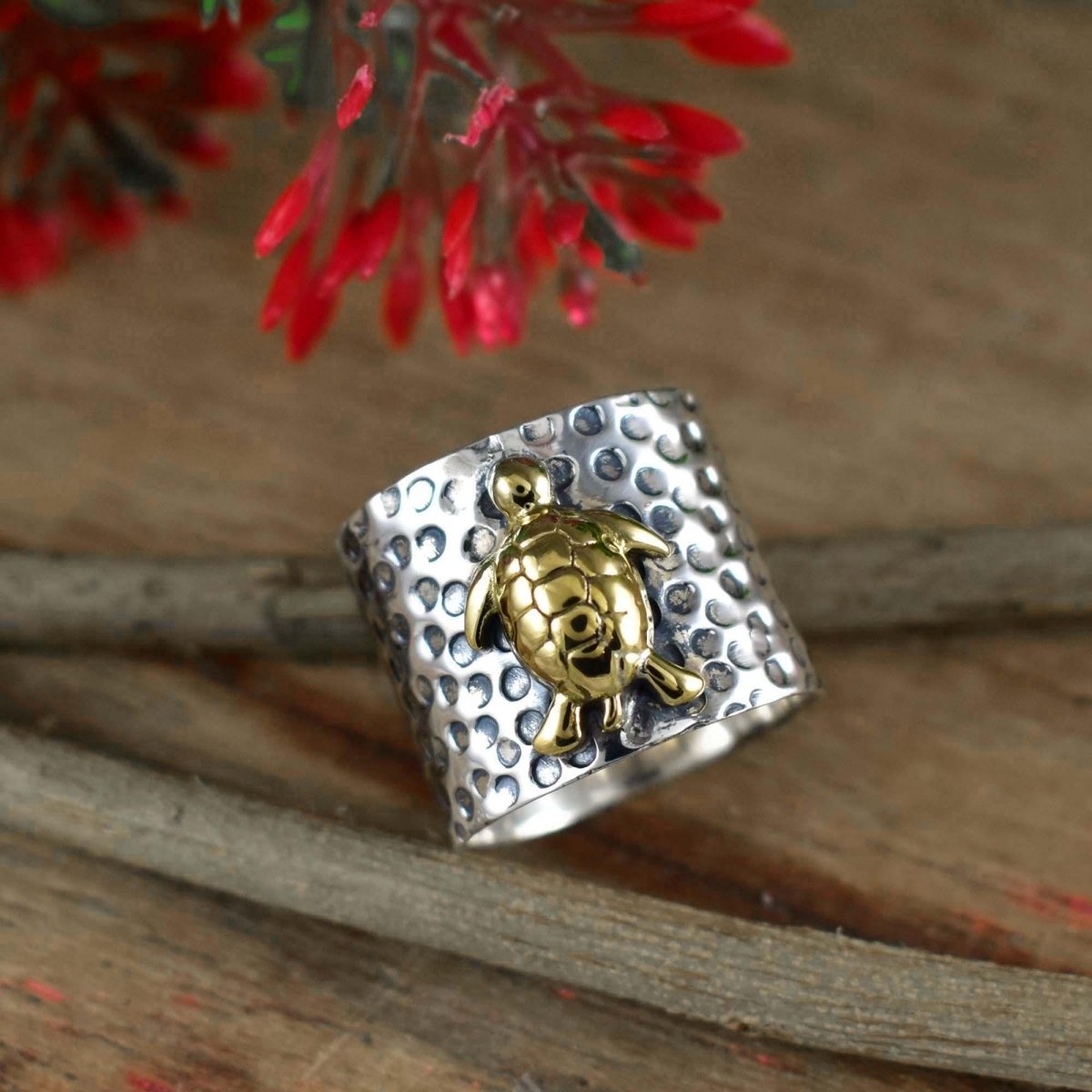 925 Sterling Silver Golden Turtle Hammered Ring - BeadsBoatInc