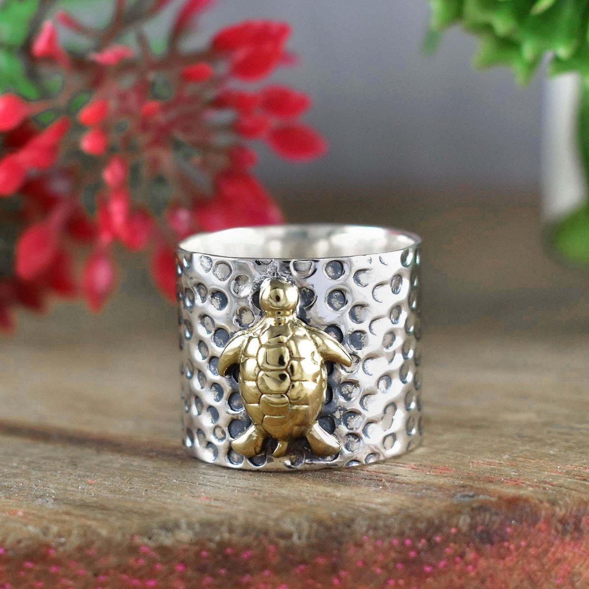 925 Sterling Silver Golden Turtle Hammered Ring - BeadsBoatInc