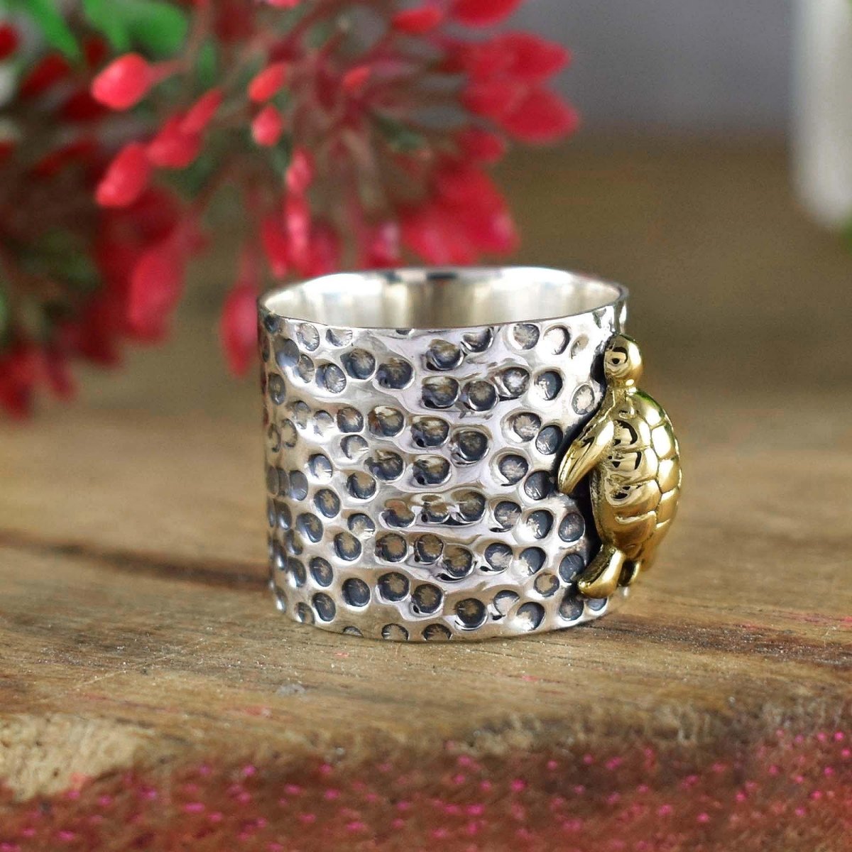 925 Sterling Silver Golden Turtle Hammered Ring - BeadsBoatInc