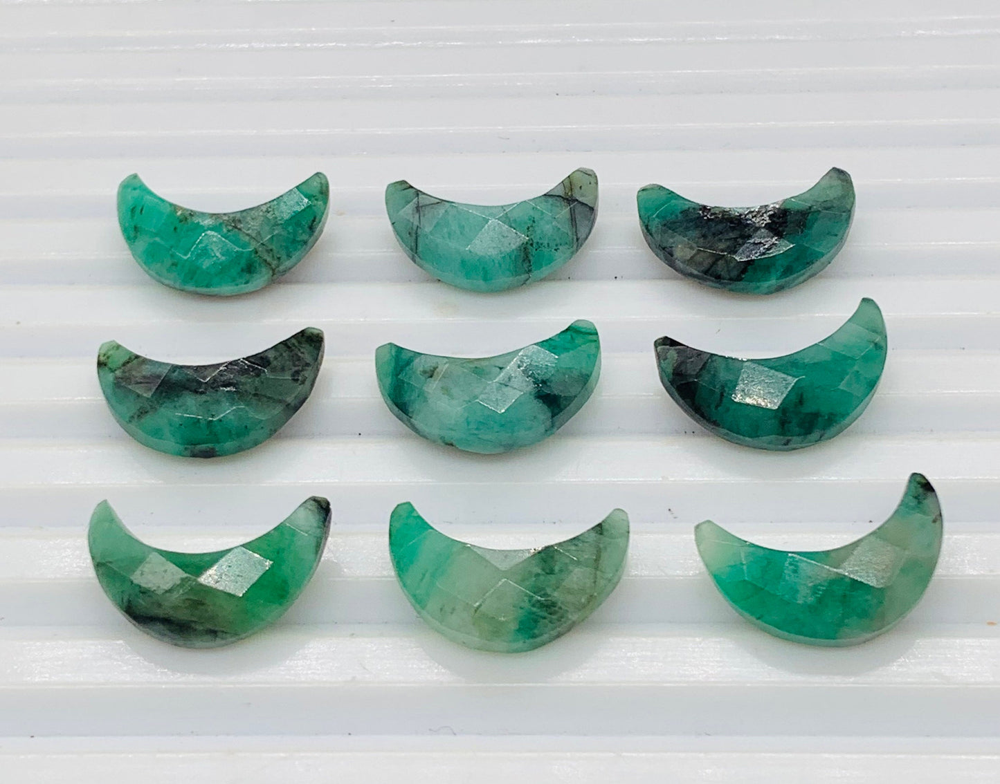 2 Pieces Natural Emerald Crescent Moon Shape Gemstone, Carving Gemstone, Hand Carved Briolette faceted Moon Gemstone, Size 7x16mm