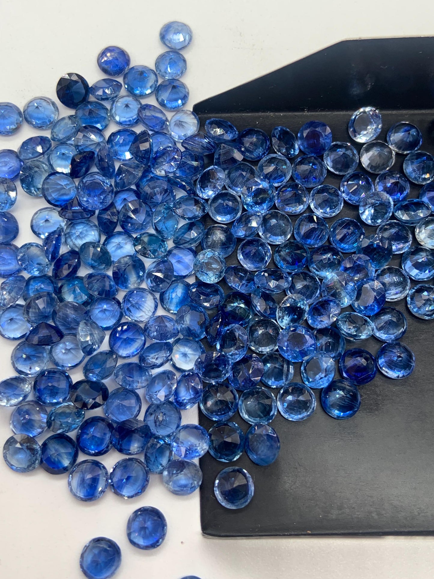 Natural kyanite Faceted Cut Gemstone Round Shape Cabochon Kyanite Cut for jewelry making Semi Precious Blue Kyanite Stone Gift fir her