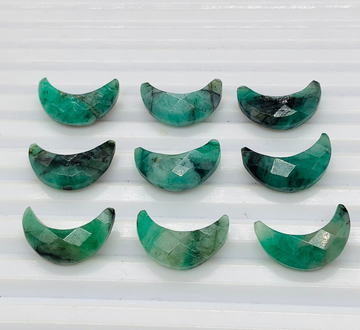 2 Pieces Natural Emerald Crescent Moon Shape Gemstone, Carving Gemstone, Hand Carved Briolette faceted Moon Gemstone, Size 7x16mm