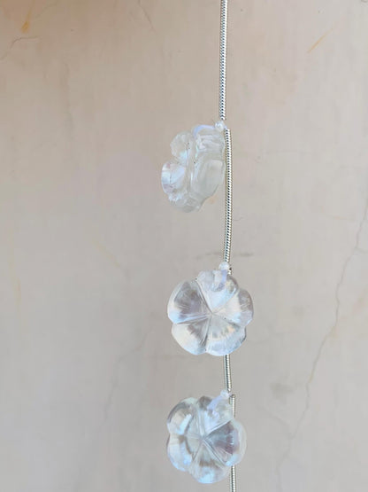 6 Pieces Natural Mother of pearl Carved Flower shape Briolette Face Drill Beads Flower Shape Gemstone Pearl for Jewelry Making Size 15mm