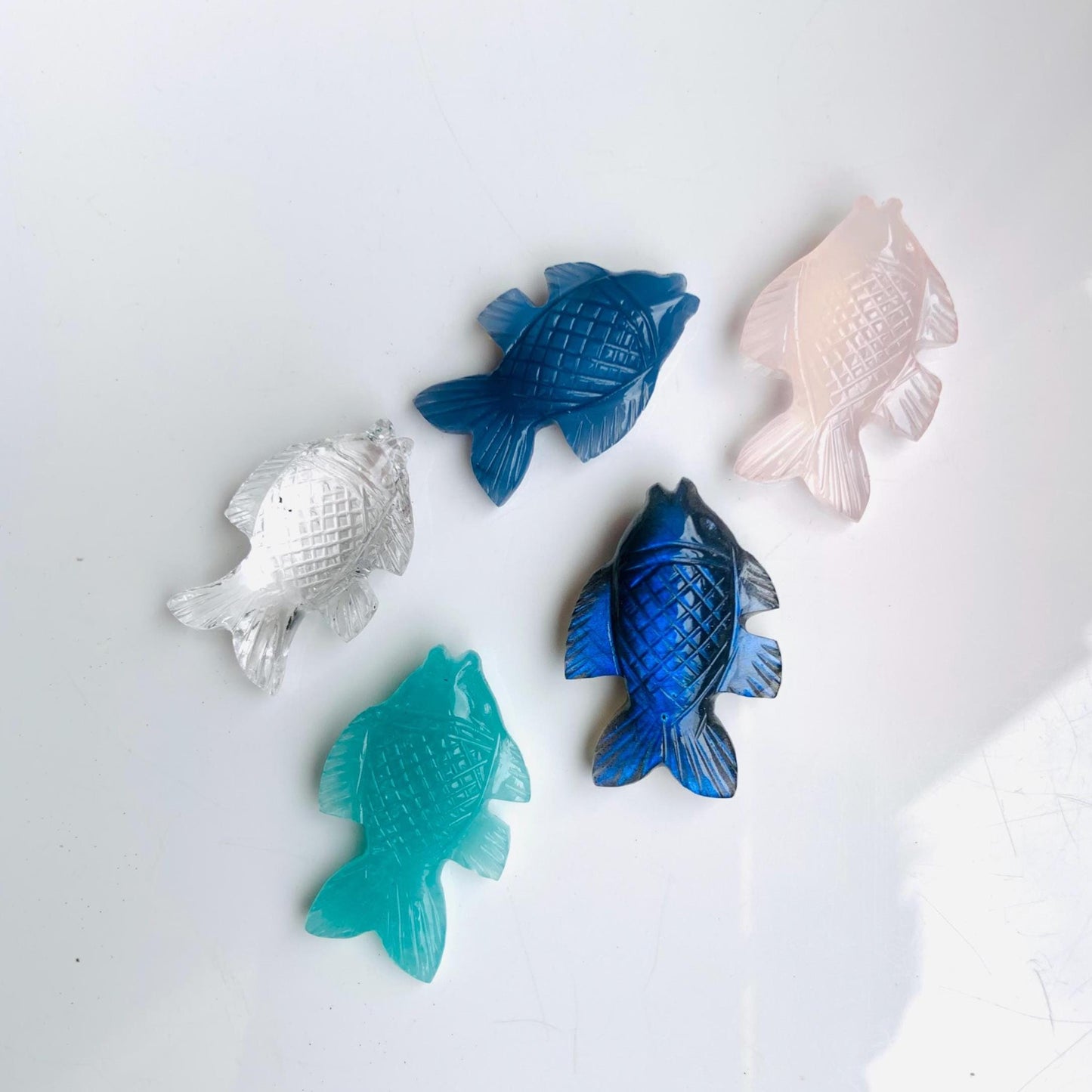 Hand Carved fish gemstone Size 20x30mm fish shape hand carved natural gemstone briolettes face drill carving gemstone for jewelry making